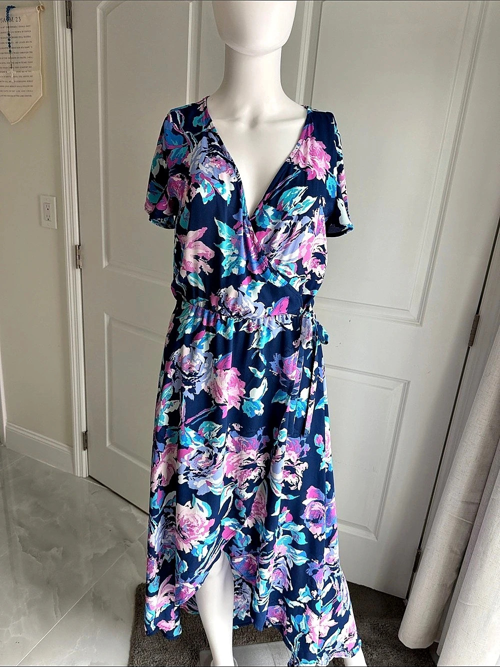 nine britton Floral Dress in Blue & Pink Size Small Like New